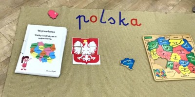 dzień flagi szkoła i przedszkole Montessori